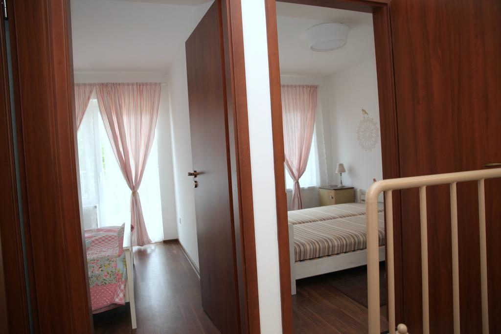 Rozmaring Pihenohaz Villa Velence Exterior photo
